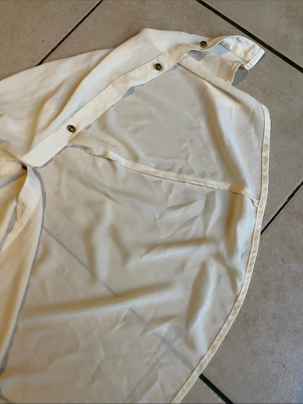 ECI Sleeveless Ivory Ruffle-Collar Button Front Blouse - Picture 14 of 15